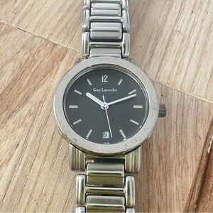 Guy laroche ladies black dial silver tone dress watch NEW BATTERY